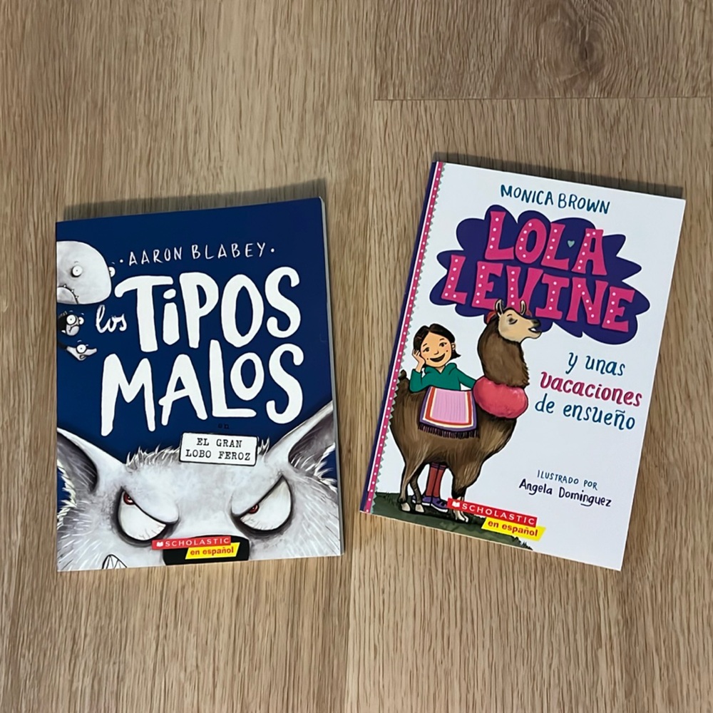 Spanish Kids Books- Los Tipos Malos and Lola Levine y unas vacaciones de ensueño